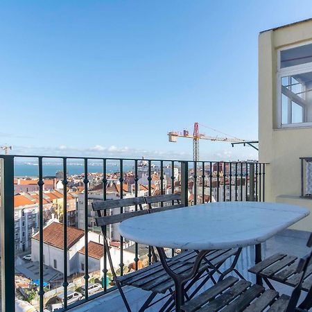 Amidst The Rooftops Of Lisbon Bagian luar foto